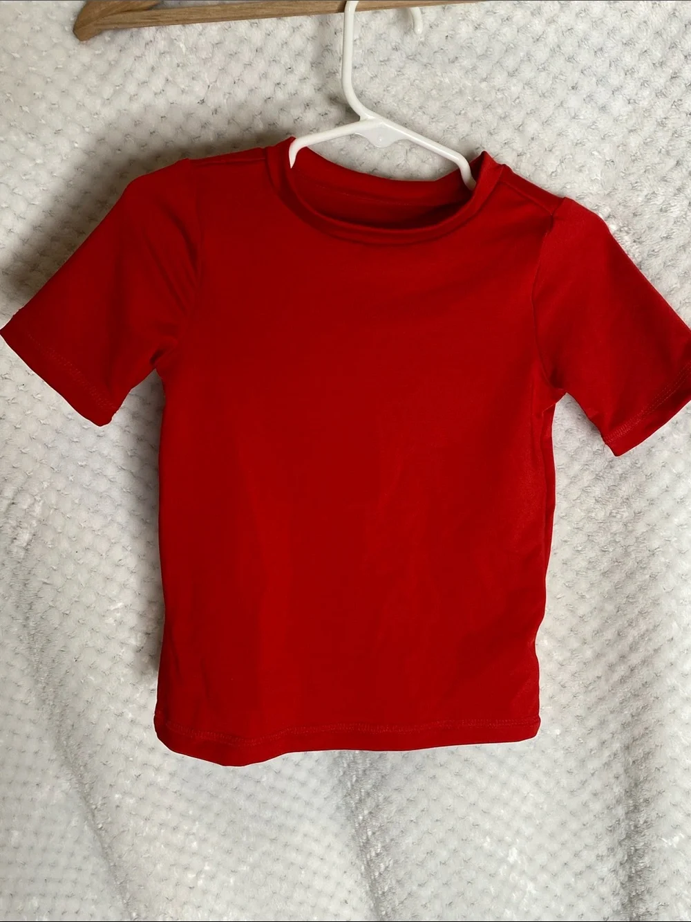 Cat & Jack Solid Red Kids Short Sleeve Rashguard Tee